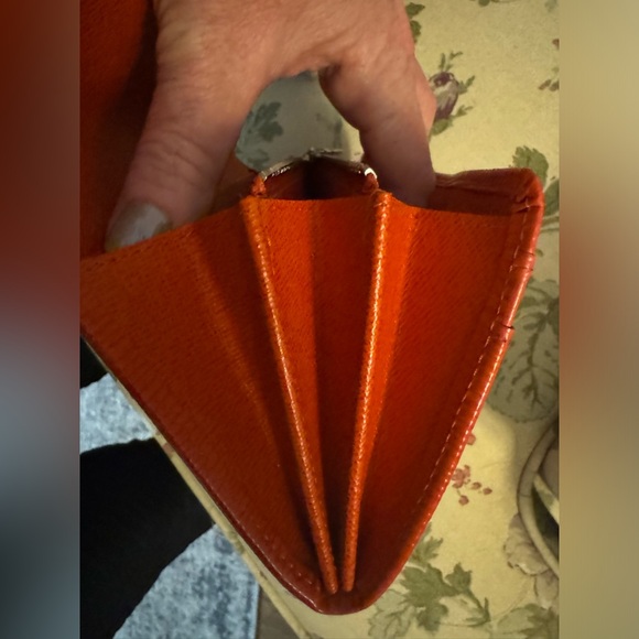 LOUIS VUITTON Piment Epi Leather Sarah Wallet - Picture 9 of 11
